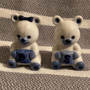 Teddy Bears Salt and Pepper Shakers-Vintage-Mid century